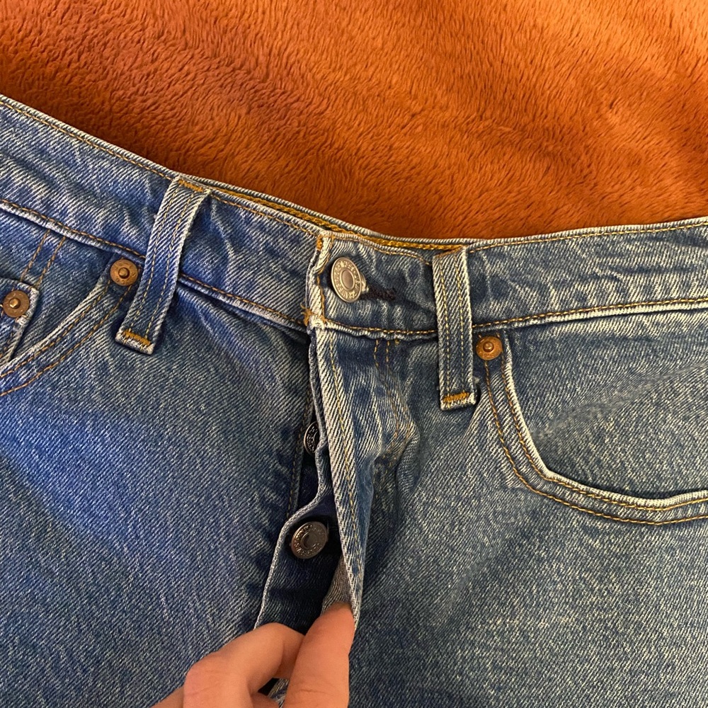 Levi’s - Picture 3 of 4